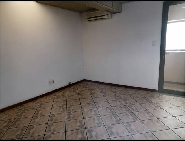 952M² WAREHOUSE TO LET IN HENNOPSPARK